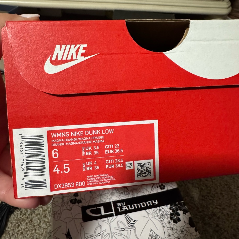 Women’s dunks